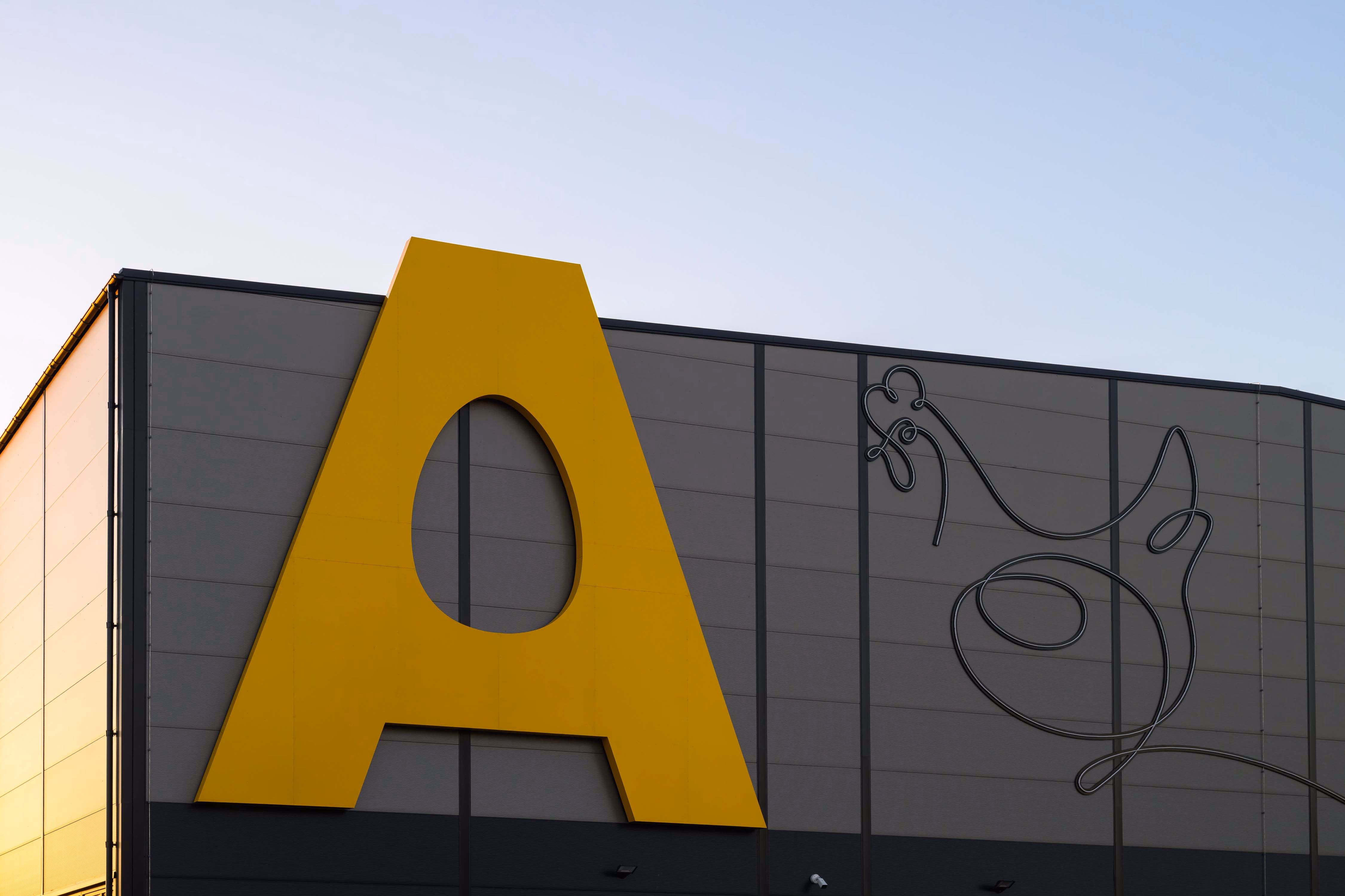 “Agrova Baltics” līdz 2028. gadam pāries uz 100% ārpus sprostiem dētu olu ražošanu. Uzsāks jaunu investīciju programmu Alūksnē 30 milj. eiro vērtībā